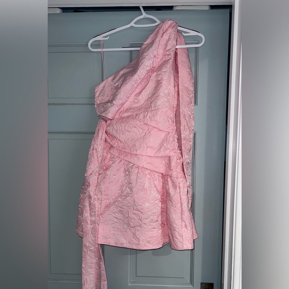 Showpo One shoulder pink mini dress!